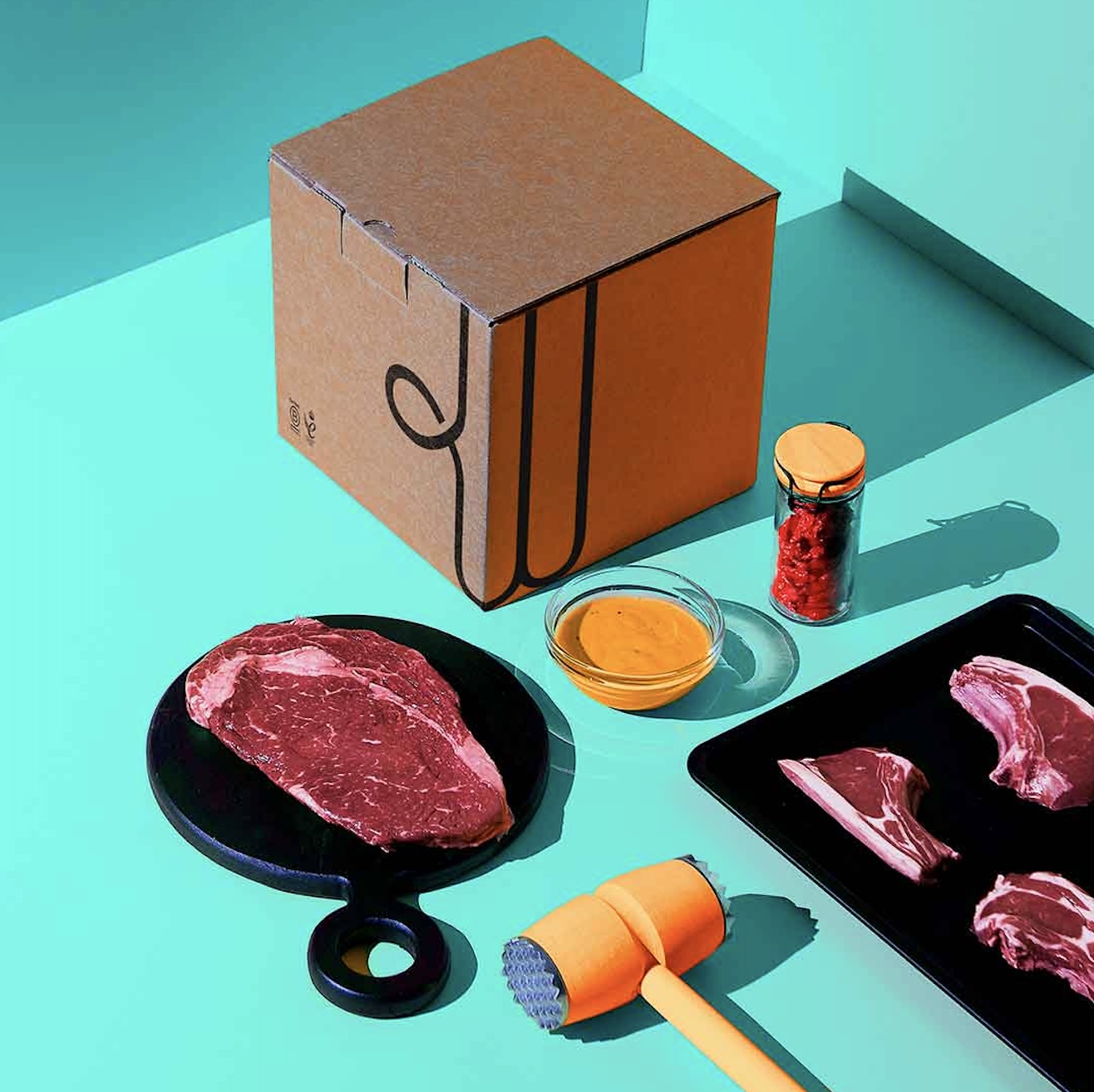 Woolcool® sustainable packaging with fresh meat products